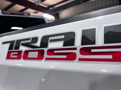 Used 2020 Chevrolet Silverado 1500 LT Trail Boss w/ Convenience Package AWD/4WD image 27