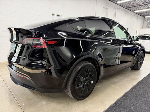 Used 2023 Tesla Model Y Long Range AWD/4WD image 4