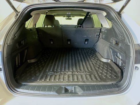 Used 2025 Subaru Outback Premium AWD/4WD image 27