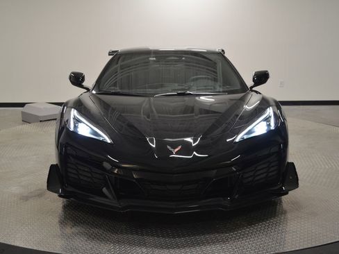 Used 2025 Chevrolet Corvette Z06 image 8