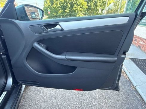 Used 2013 Volkswagen Jetta GLI Autobahn FWD image 15
