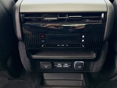 Used 2023 Jeep Wagoneer Series II w/ Convenience Group I image 28