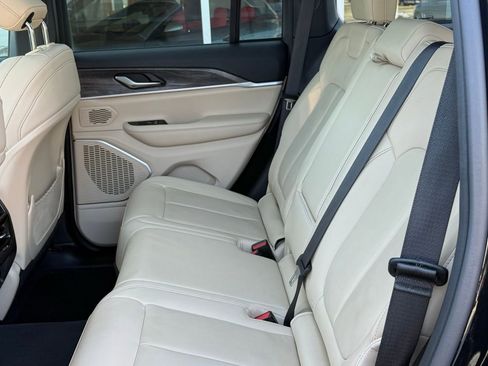 Used 2023 Jeep Grand Cherokee 4WD 4xe image 40