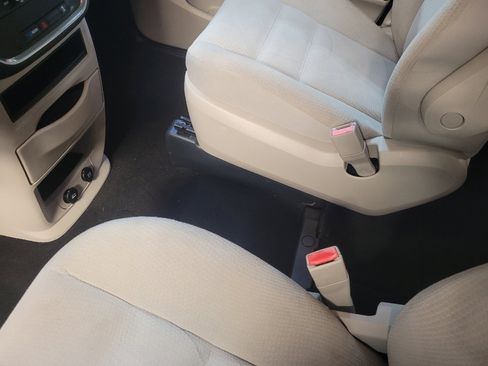 Used 2019 Dodge Grand Caravan SE w/ UConnect Hands-Free Group FWD image 26