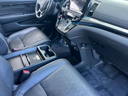 Used 2024 Honda Odyssey Elite image 34