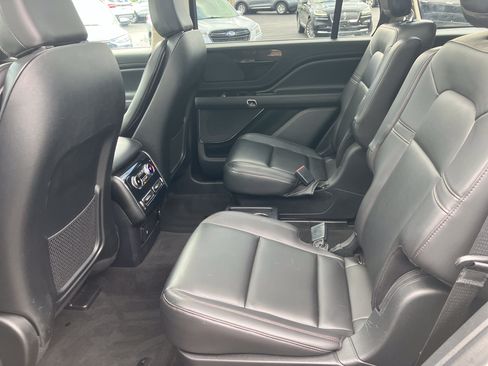 Used 2022 Lincoln Aviator AWD w/ Premium Package image 16