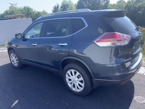 Used 2016 Nissan Rogue S w/ Appearance Package AWD/4WD image 4