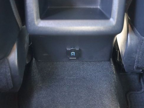 Certified 2022 Toyota Camry SE image 24