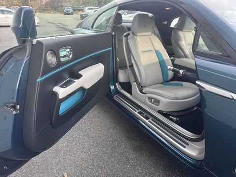 Used 2020 Rolls-Royce Wraith image 36