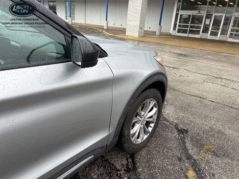 Used 2023 Ford Explorer Limited image 6