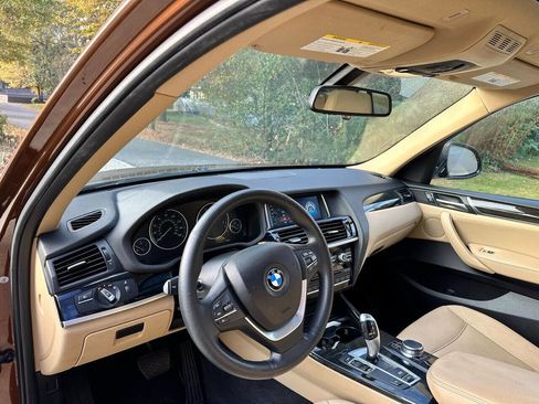 Used 2017 BMW X3 sDrive28i image 9