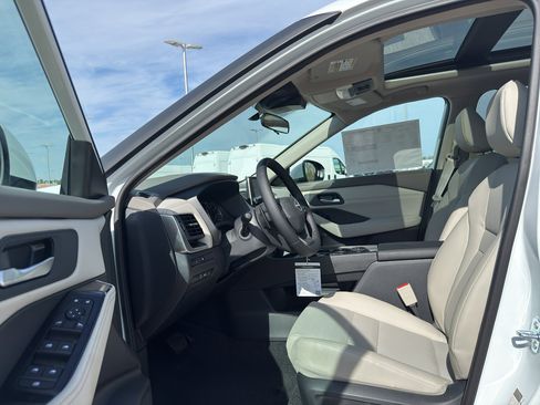 New 2026 Nissan Rogue SV w/ SV Premium Package image 12