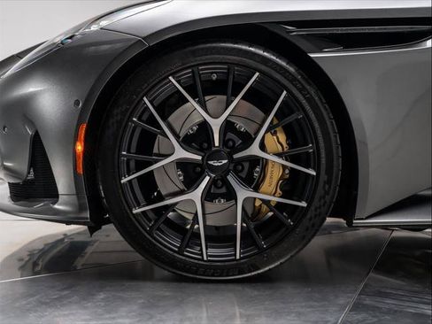 Used 2025 Aston Martin DB12 Convertible RWD image 4