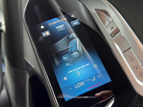 Used 2023 BMW 740i RWD image 45