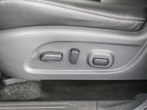 Used 2023 Nissan Murano SV image 20