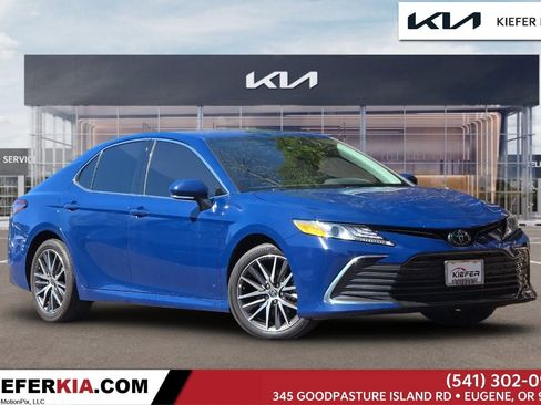 Used 2023 Toyota Camry XLE w/ Cold Weather Package AWD/4WD image 1