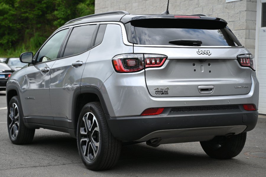 Used 2024 Jeep Compass Limited AWD/4WD image 3