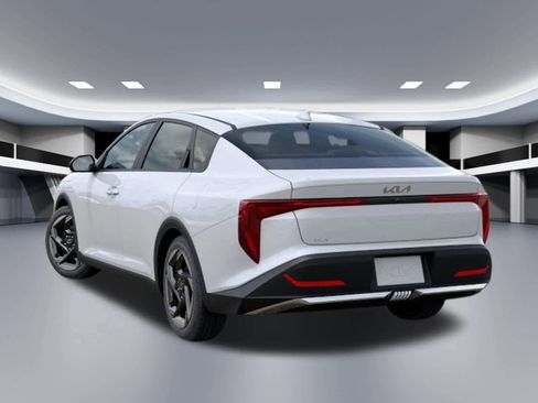 New 2026 Kia K4 EX image 4