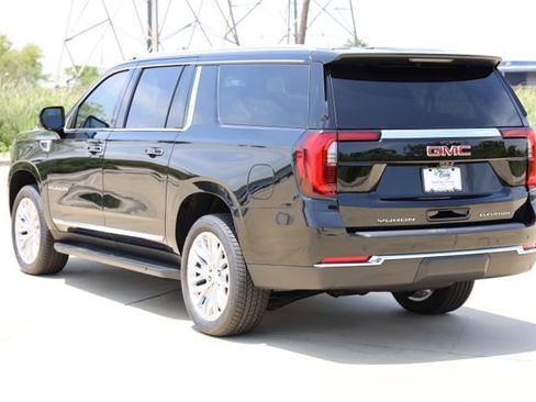 New 2026 GMC Yukon XL Elevation w/ Elevation Premium Package RWD image 6