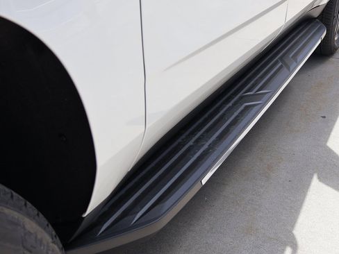 New 2025 Chevrolet Suburban Premier image 40