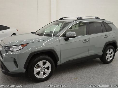 Used 2019 Toyota RAV4 XLE w/ Convenience Package image 3
