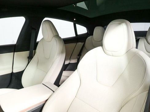 Used 2022 Tesla Model S image 5