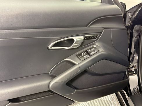 Used 2014 Porsche Cayman image 23