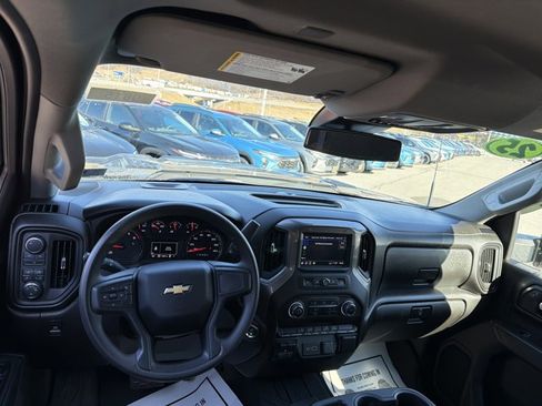 Used 2025 Chevrolet Silverado 2500 Custom w/ Custom Convenience Package image 15