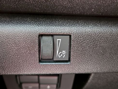 Used 2025 Chevrolet Colorado Trail Boss image 24