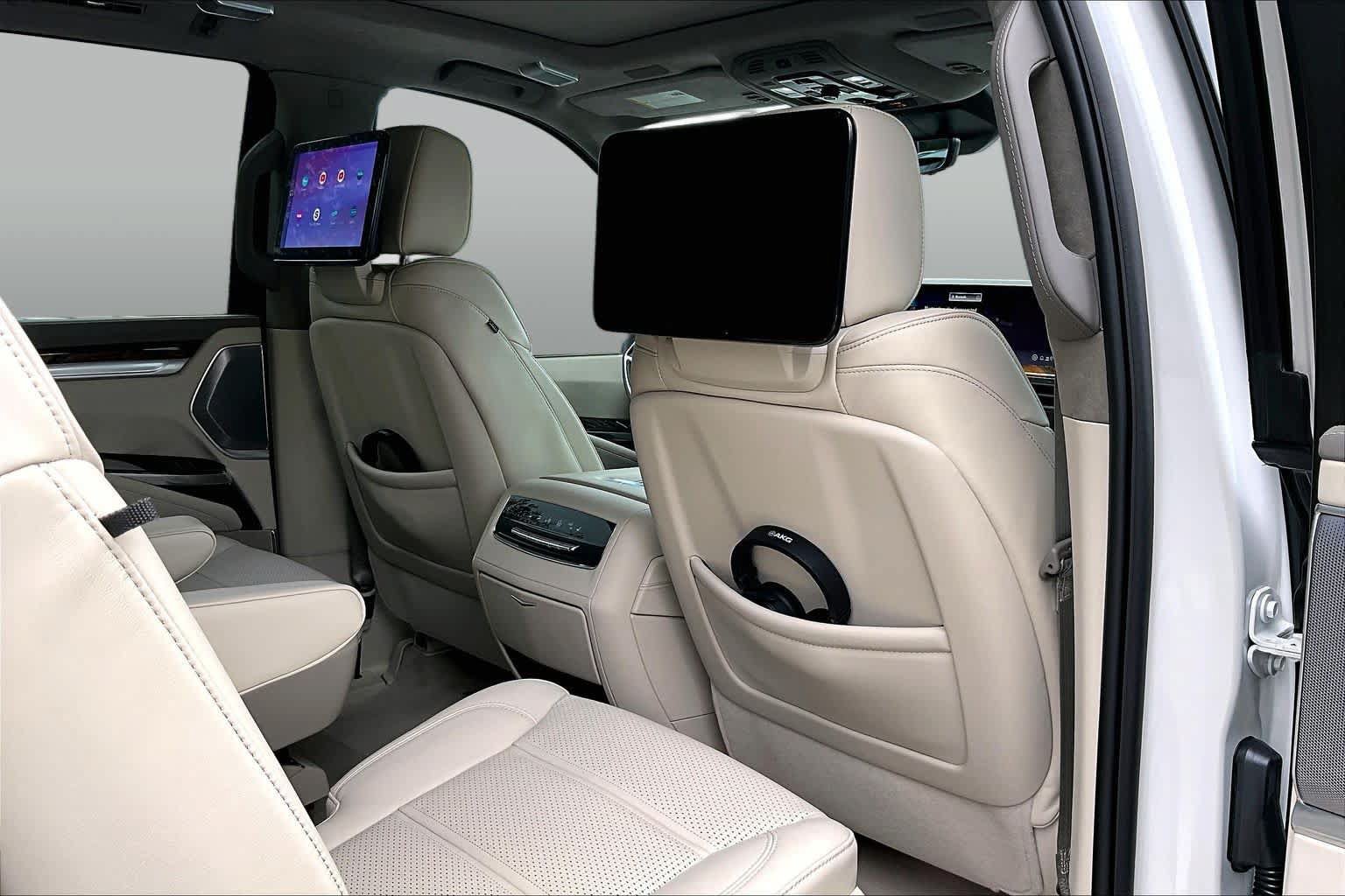 Used 2025 Cadillac Escalade Sport Platinum AWD/4WD image 20