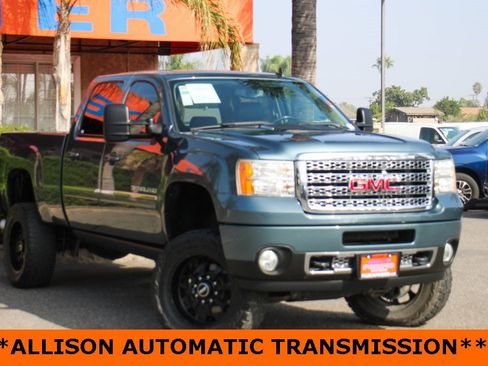 Used 2011 GMC Sierra 2500 Denali image 2