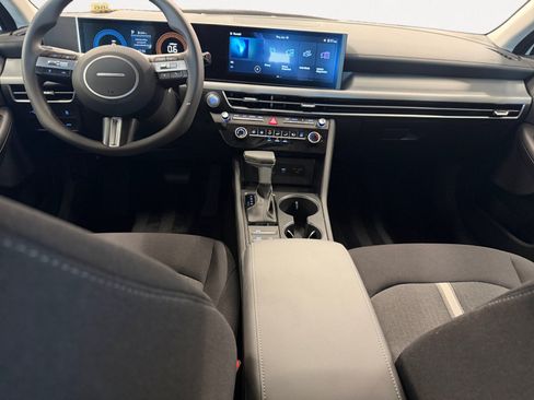 Used 2025 Hyundai Sonata SE FWD image 3