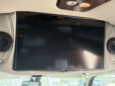 Used 2021 Chevrolet Express 2500 RWD image 30