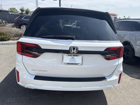 Certified 2025 Honda Odyssey EX-L image 4