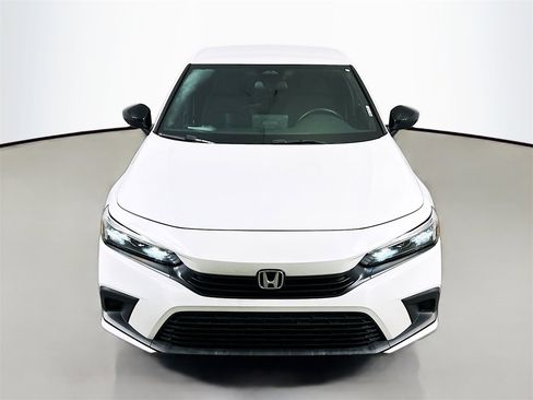 Used 2023 Honda Civic Sport image 2