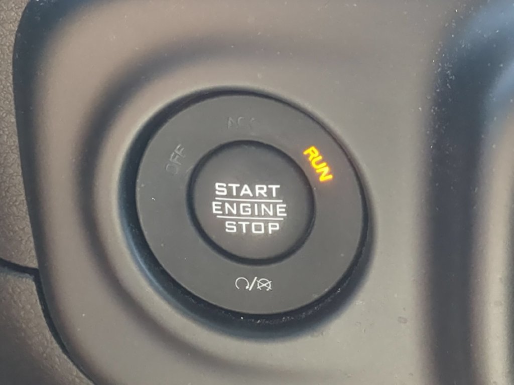 Used 2022 Jeep Wrangler Unlimited Sahara w/ LED Lighting Group AWD/4WD image 18