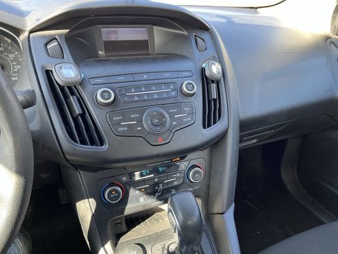 Used 2018 Ford Focus SE image 16
