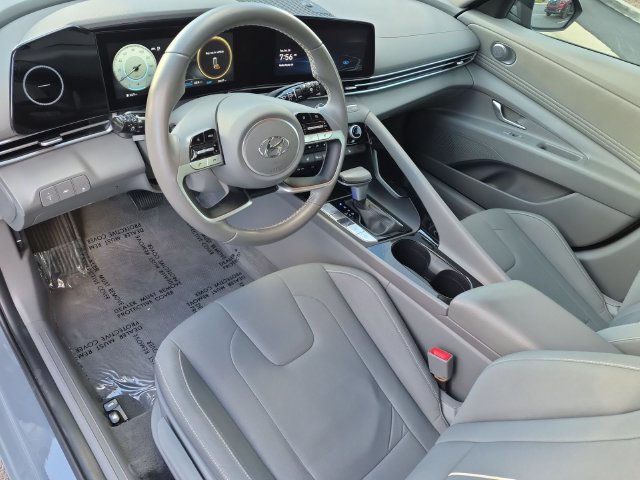 Used 2023 Hyundai Elantra SEL w/ Convenience Package FWD image 15