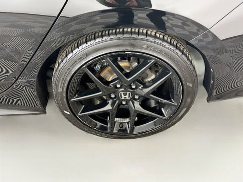 Used 2023 Honda Civic Sport image 8
