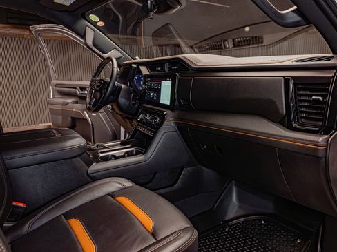 Used 2025 GMC Sierra 3500 AT4 image 16