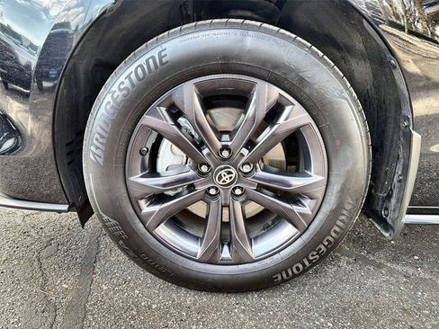 Used 2024 Toyota Sienna XLE Woodland Edition image 19