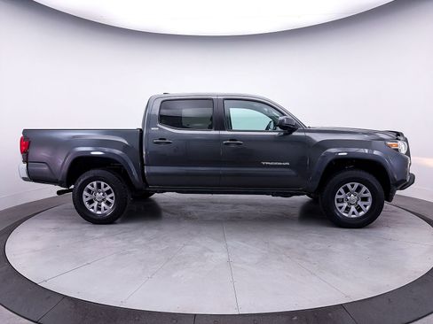 Used 2019 Toyota Tacoma SR5 RWD image 35