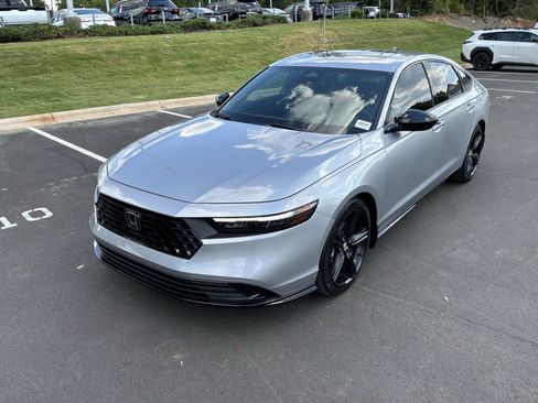 Used 2024 Honda Accord Sport image 5