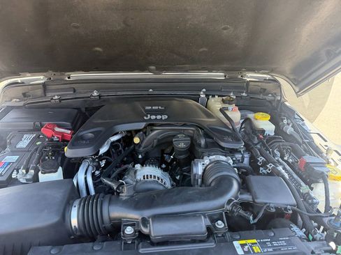 Used 2020 Jeep Wrangler Sport image 7