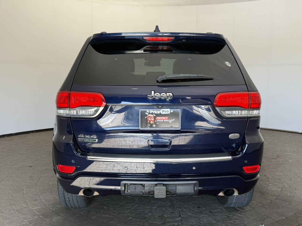 Used 2014 Jeep Grand Cherokee Overland w/ Advanced Technology Group AWD/4WD image 6