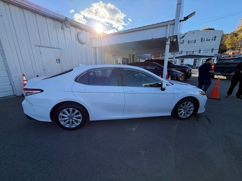 Used 2020 Toyota Camry LE image 6