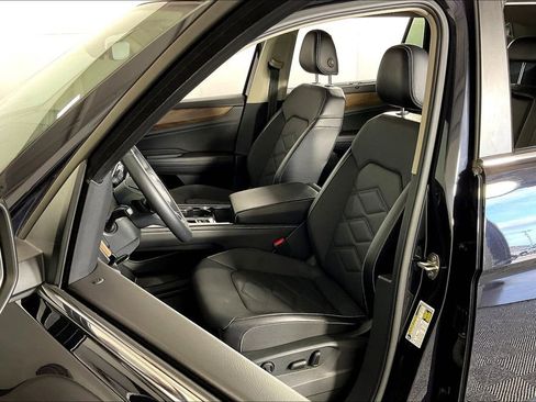 Used 2024 Volkswagen Atlas SE image 35