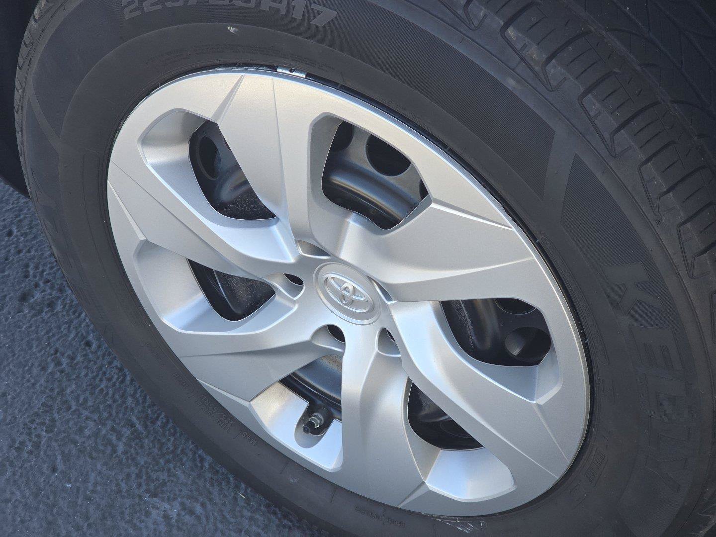 Used 2025 Toyota RAV4 LE FWD image 9