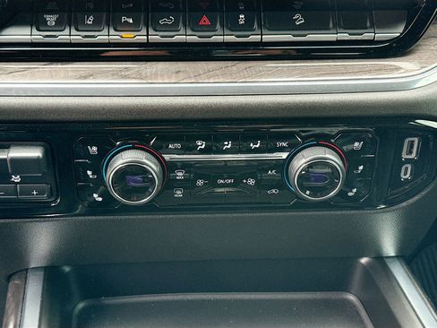 Used 2024 Chevrolet Silverado 3500 LTZ w/ LTZ Plus Package image 21