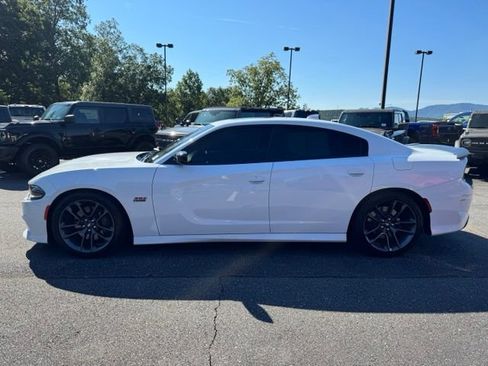 Used 2023 Dodge Charger Scat Pack w/ Plus Group RWD image 4
